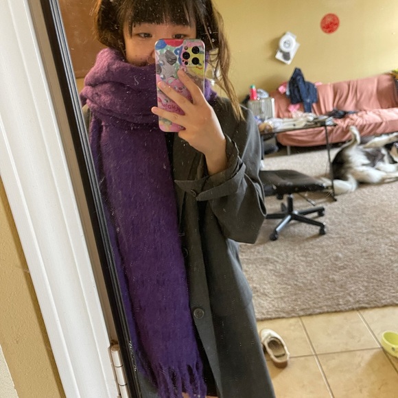 cos purple scarf - Picture 2 of 3